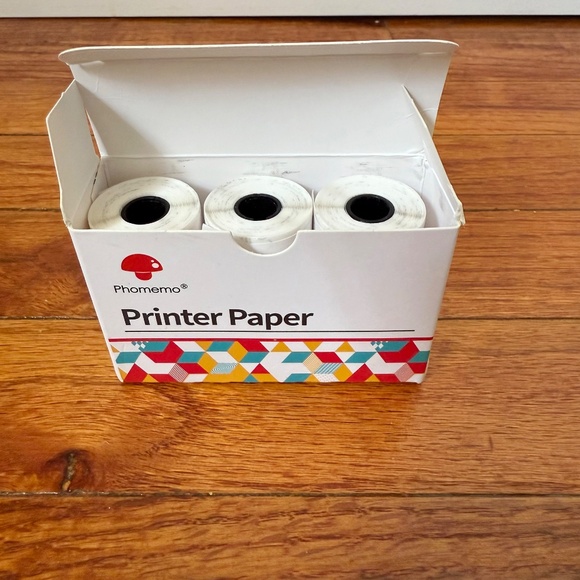 Phomemo T02 Inkless Mini Printer with 3 Roll Pack of Adhesive Paper - Picture 9 of 11